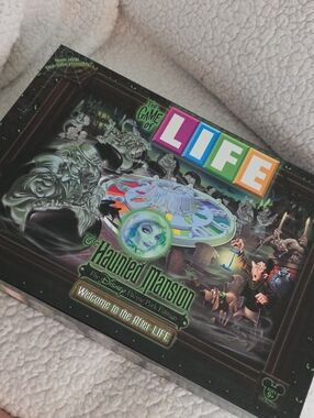 Disney The Game of LIFE: Haunted Mansion Edition - Black & Green Box